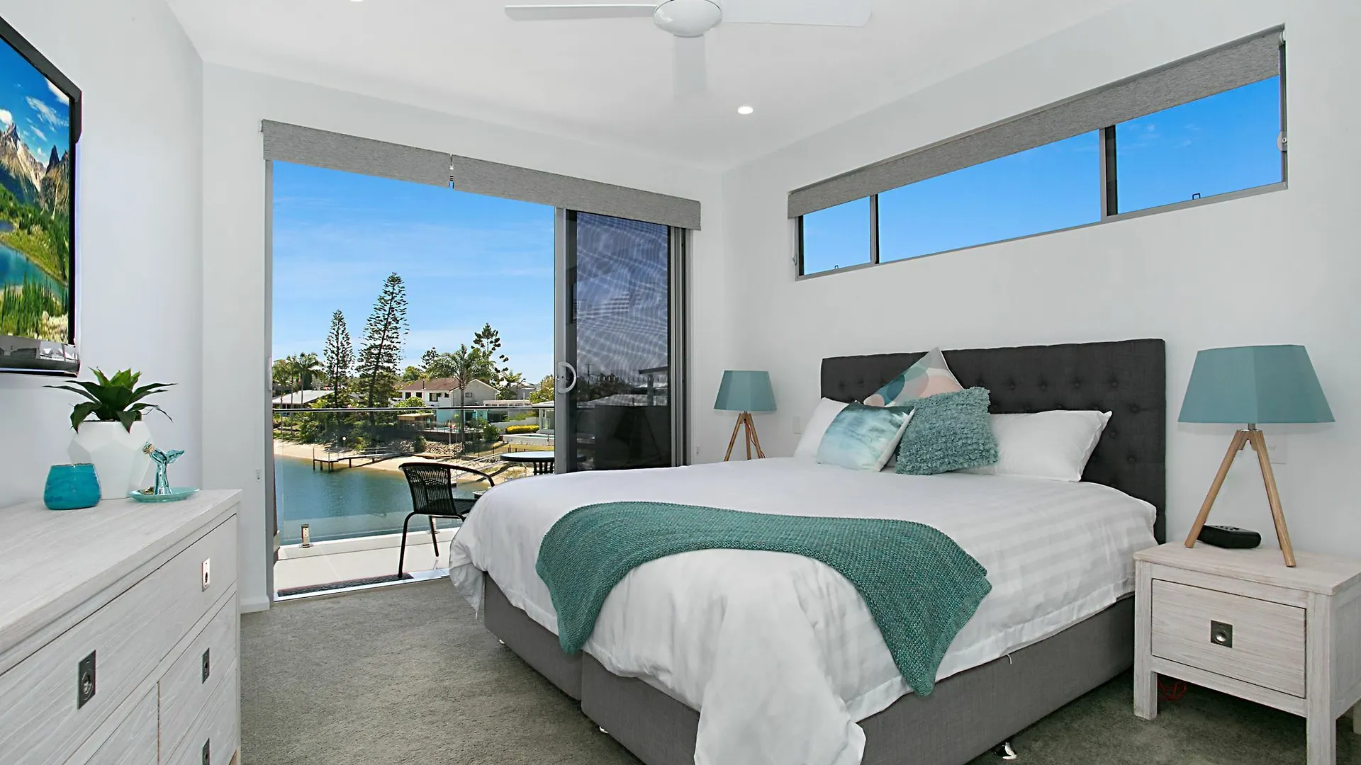Pacific Breeze Villa Broadbeach Waters 0*,  Australia